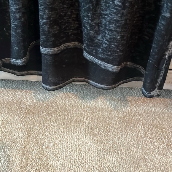 Rock and Republic cold Shoulder  shirt - Picture 4 of 5